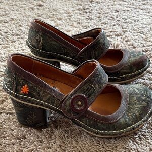 art Stylish Green Mary Jane Heels